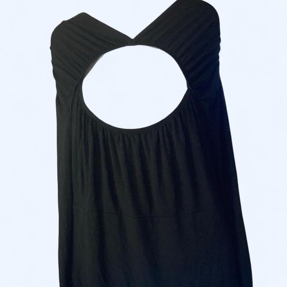 Black blouse with pleated bodice and a keyhole front Venus 2X